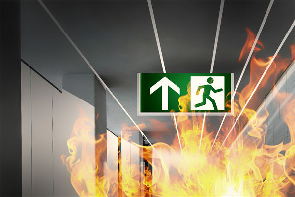 山東化工廠爆炸后樓房?jī)H?？蚣?，對(duì)制造業(yè)有何啟示？