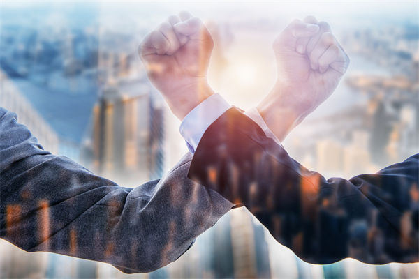 榮耀CEO承認(rèn)銷量非常困難，眾多企業(yè)的品牌戰(zhàn)略啟示