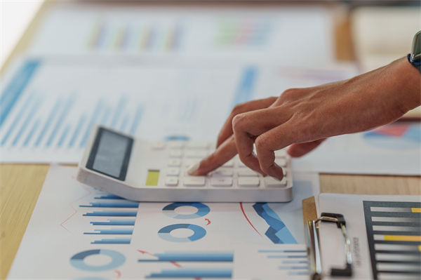 執(zhí)行與預(yù)算嚴(yán)重脫節(jié)，企業(yè)如何構(gòu)建動(dòng)態(tài)監(jiān)控與調(diào)整機(jī)制？