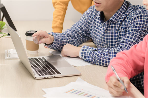 企業(yè)文化該灌輸還是共生？多數(shù)管理者都選錯了方向！