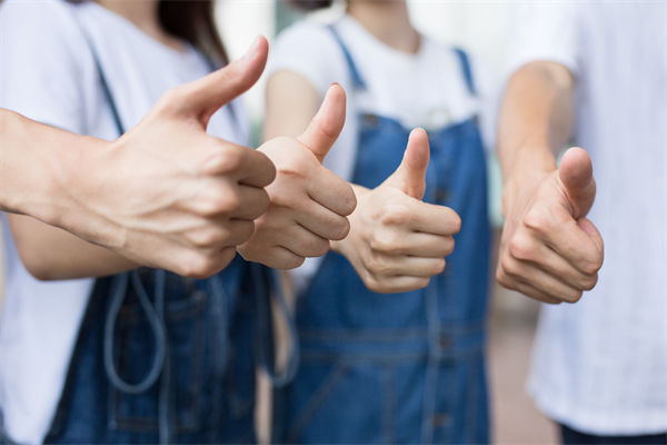 企業(yè)文化標語掛滿墻，為何員工依然缺乏認同感？