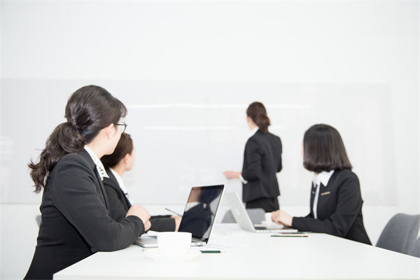 人力資源該管控還是賦能？多數(shù)企業(yè)都踩錯了管理節(jié)奏！