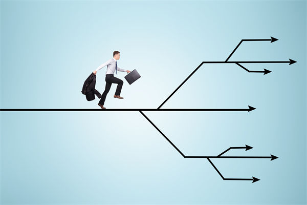 29歲女演員回應(yīng)在餐廳當服務(wù)員，人力資源怎么看？