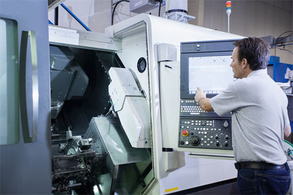 精益管理在提升產(chǎn)品質(zhì)量方面有哪些具體策略和方法？