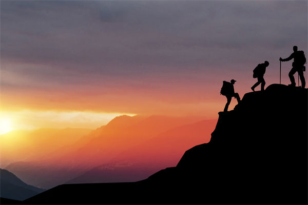 高層標(biāo)榜的文化理念，為何與基層執(zhí)行完全兩張皮？