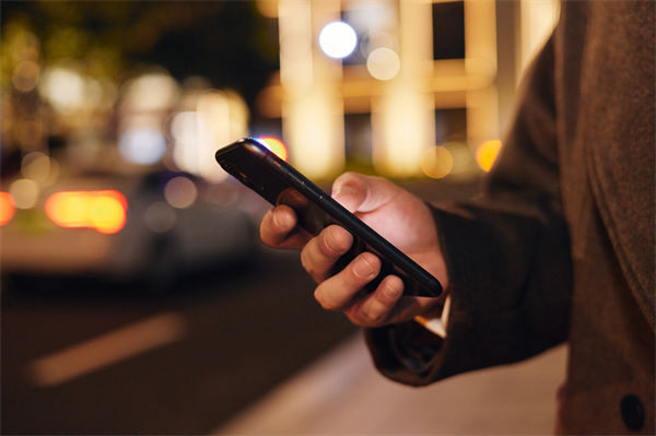 制造業(yè)管理：電子產(chǎn)品“防藍(lán)光”功能真能護(hù)眼嗎？