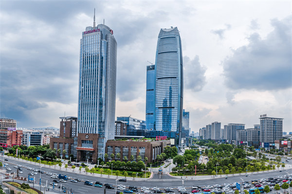 集團(tuán)子公司各自為戰(zhàn)內(nèi)耗嚴(yán)重，東莞集團(tuán)管控咨詢公司能協(xié)助解決嗎？