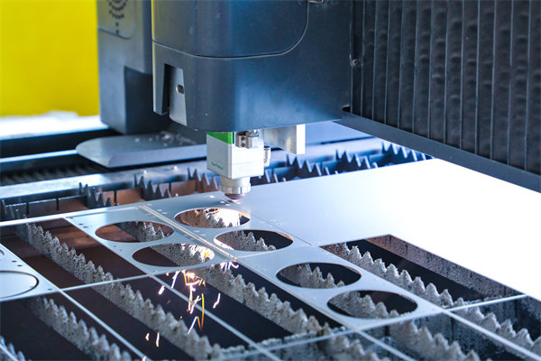 制造業(yè)管理咨詢公司，如何幫助企業(yè)應(yīng)對市場波動？